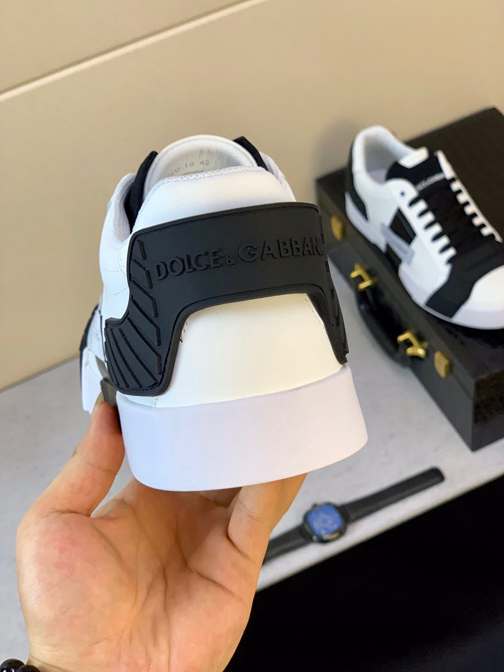 D*G sneaker